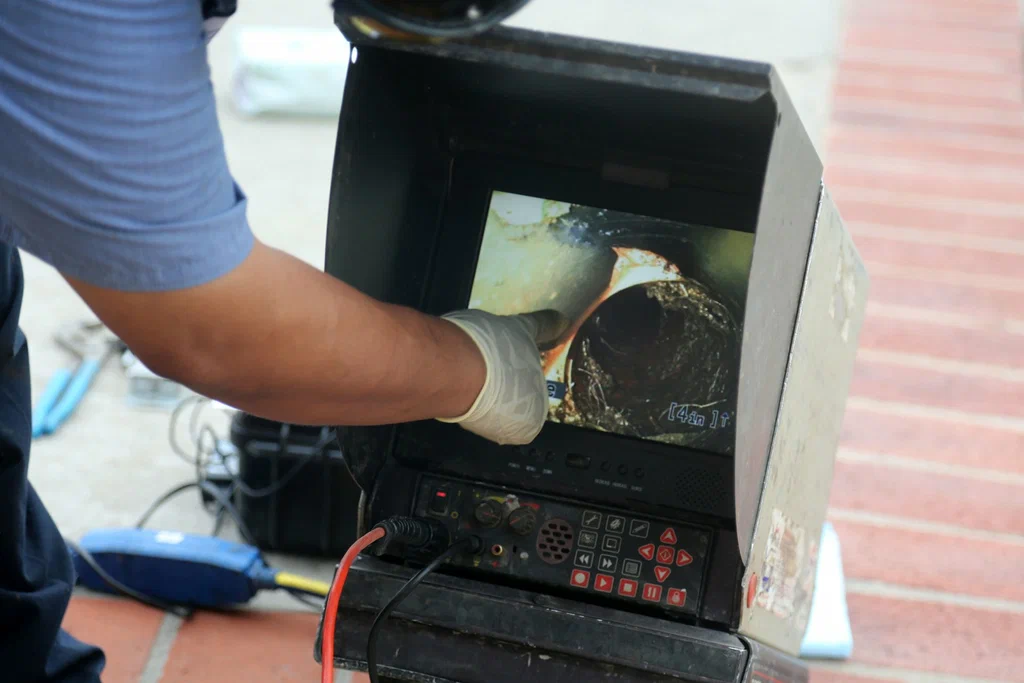 Professional sewer line and drain cleaning service in Monterey, California